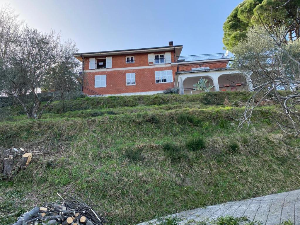 Casa Vacanza Villa Patrizia Follo Alto Εξωτερικό φωτογραφία